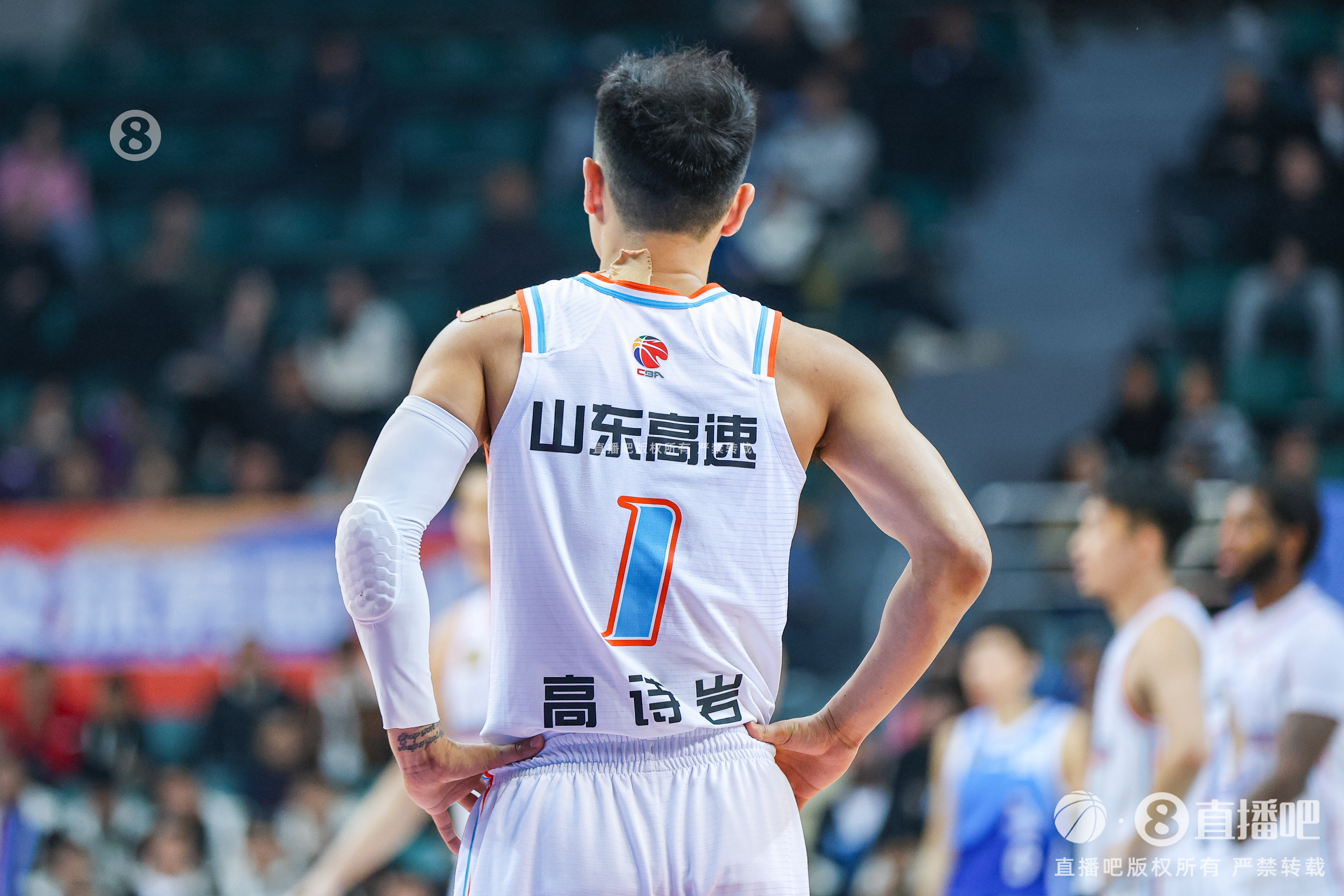 慢熱！首節(jié)山東落后四川1分 全隊(duì)首發(fā)5人單節(jié)合計僅拿到3分