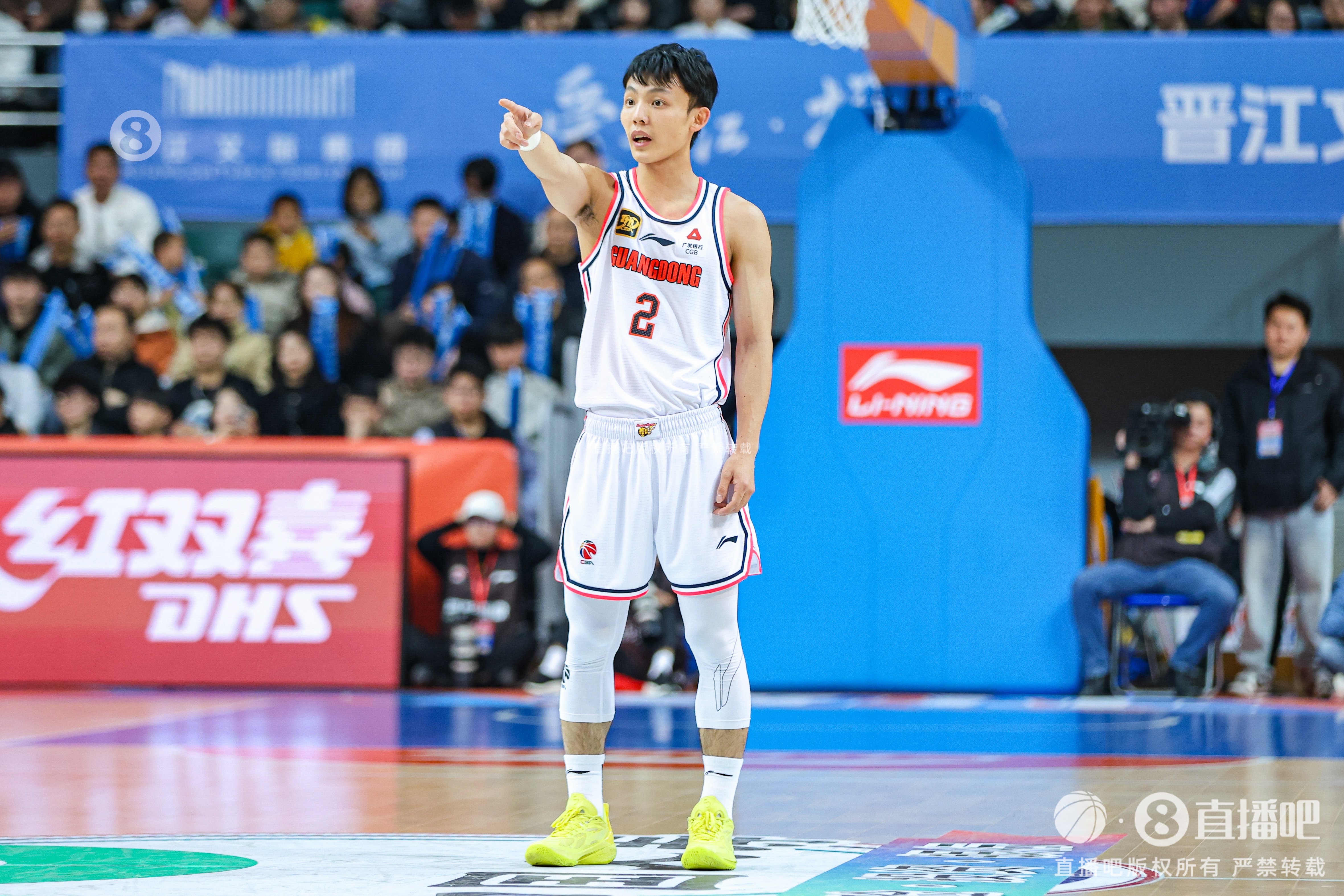 手熱！徐杰打滿首節(jié)5中4拿到10分2助 正負(fù)值+17