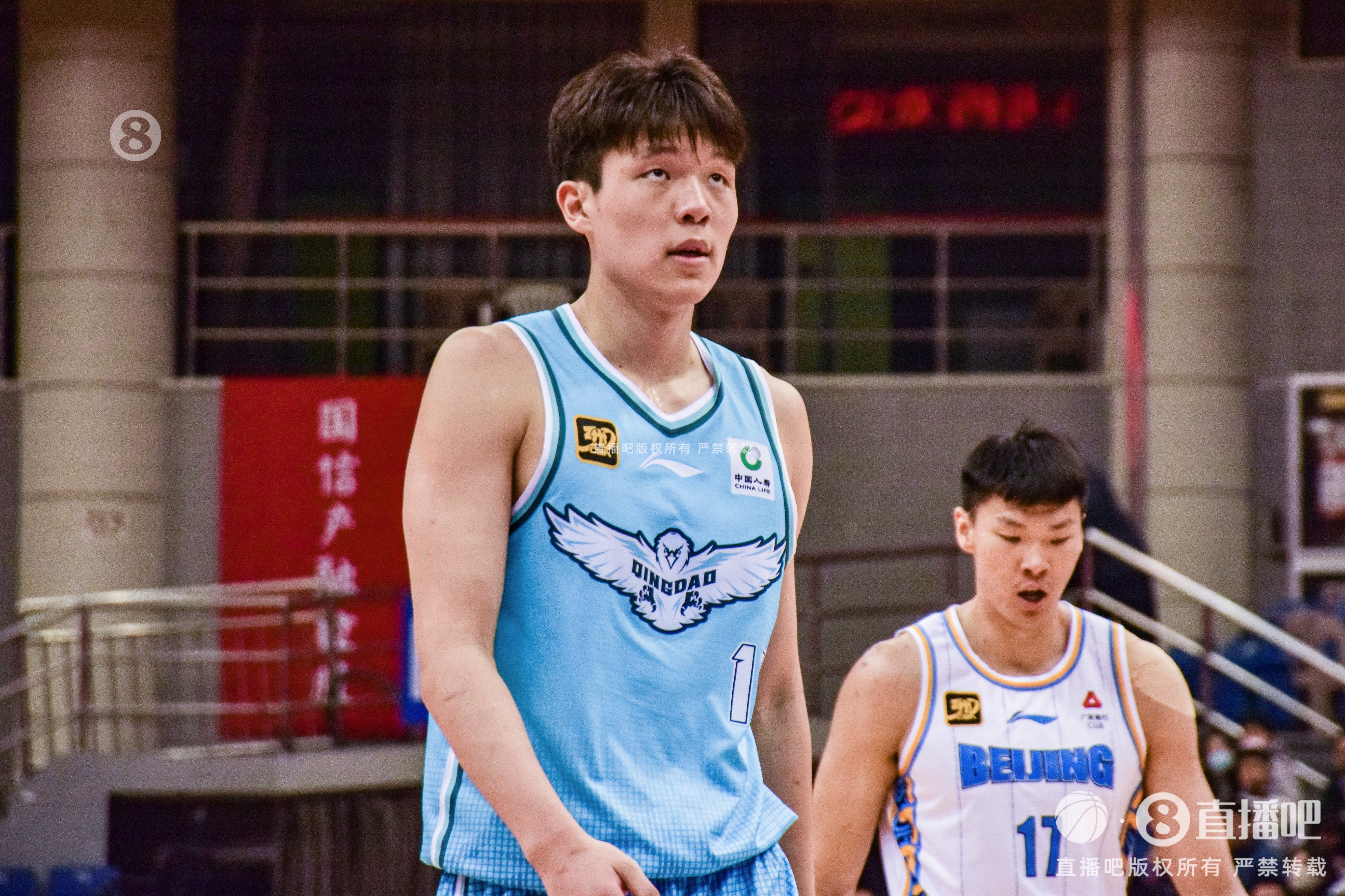 內(nèi)線攻防俱佳！楊瀚森半場10分鐘4中3砍9分11板&另有3斷2帽