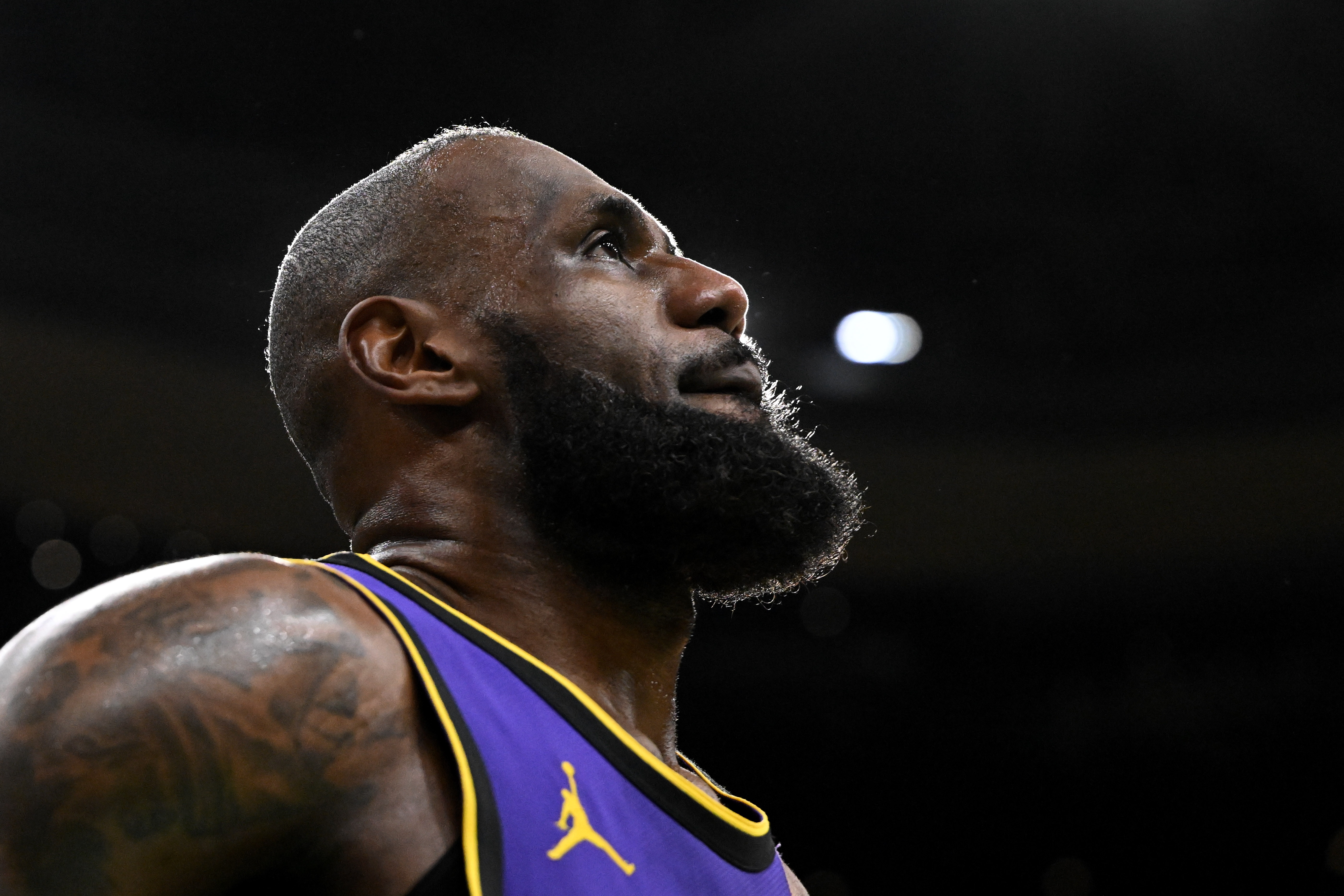Skip：老詹回來湖人連輸2個東部弱隊&太可悲 不是說NBA最佳防守嗎